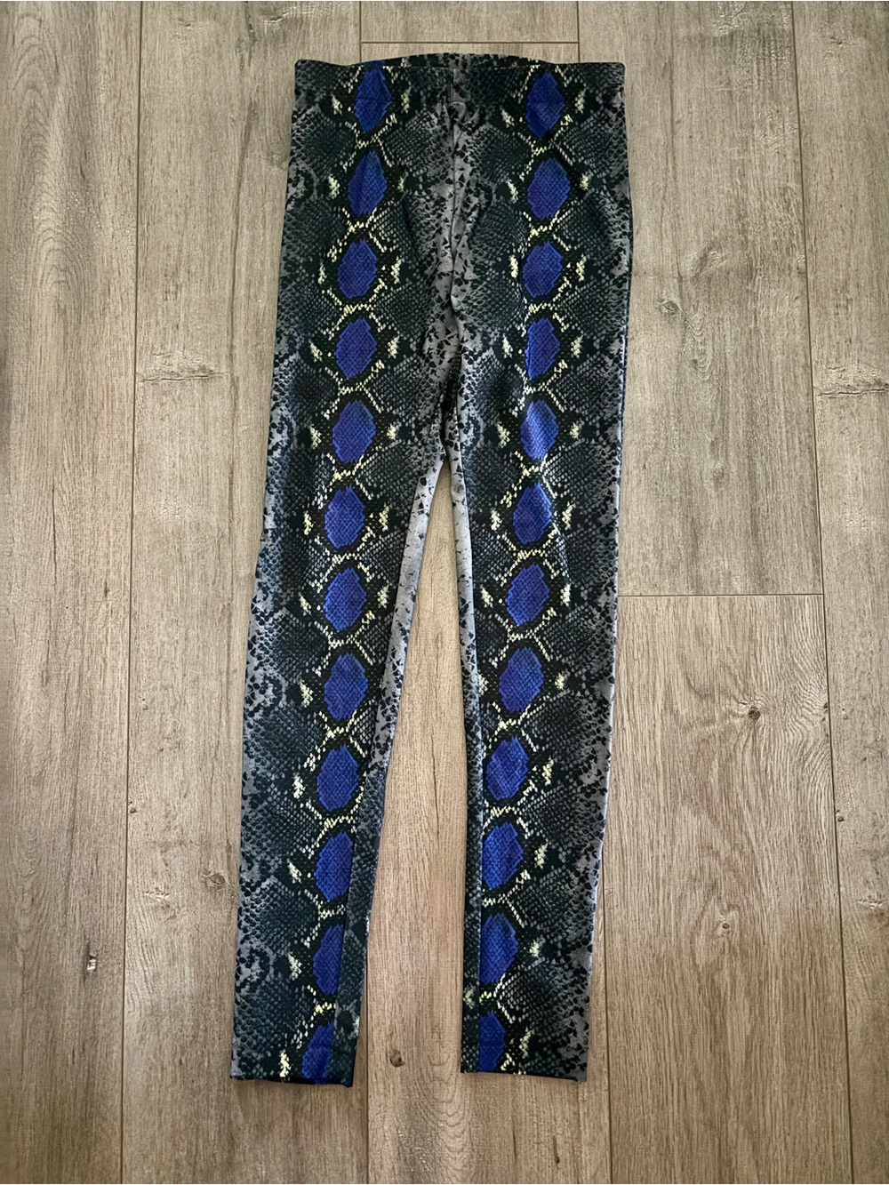Versace Python Print Leggings - Picture 4 of 5